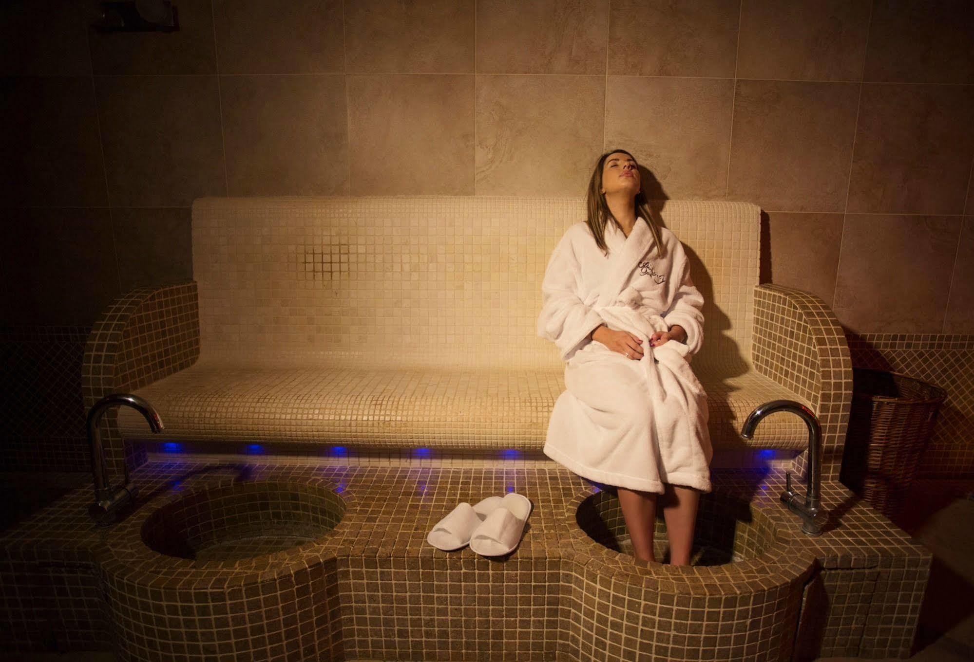 Carrickdale Hotel & Spa ダンドーク エクステリア 写真